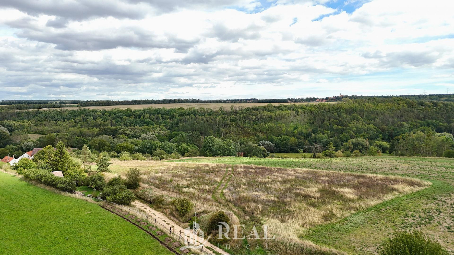 Prodej stavebního pozemku 1 196 m² – fotografie 3