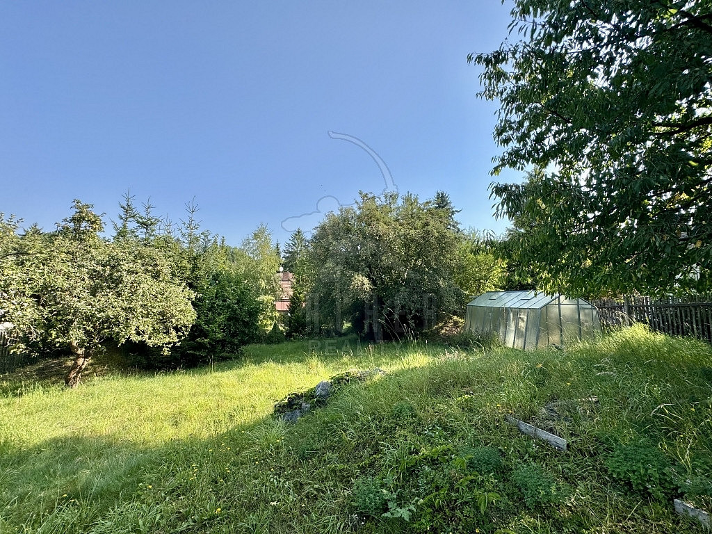 Prodej stavebního pozemku 2 048 m² – fotografie 4