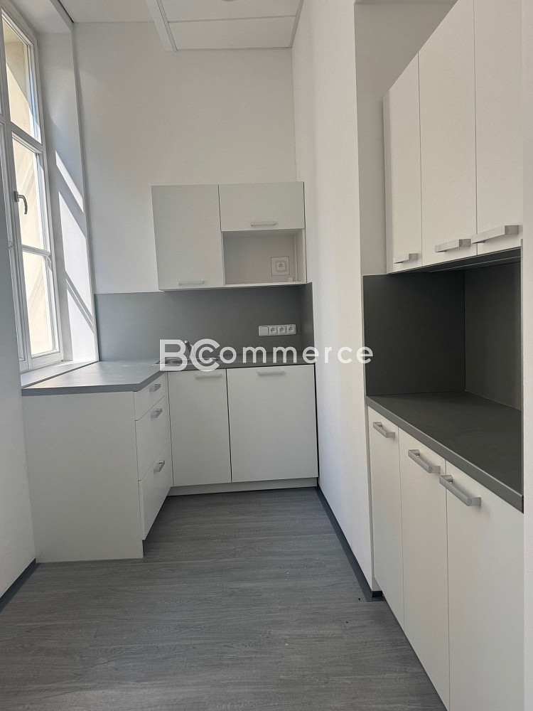 Pronájem kanceláře 106 m² — photo 4