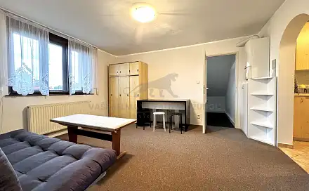 Pronájem bytu 3+1 42 m², Pod strání, Praha 10 - Strašnice
