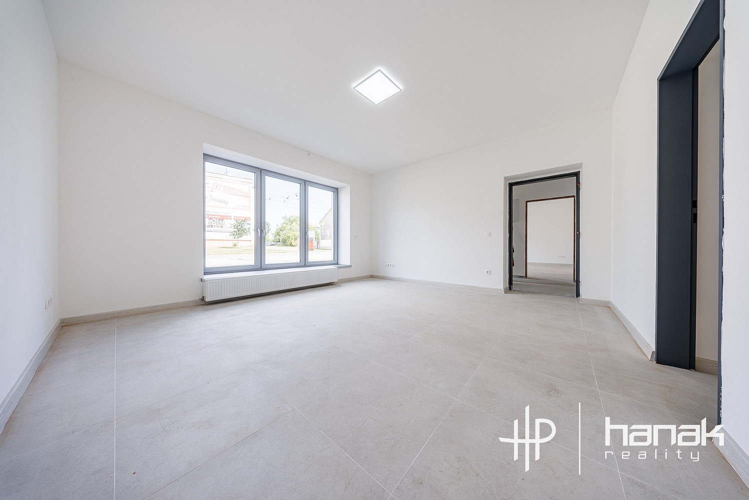 Pronájem komerčního objektu (jiného typu) 48 m² – fotografie 3