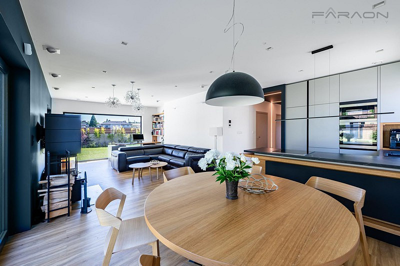 Prodej domu 132 m² s pozemkem 1 027 m² – fotografie 2