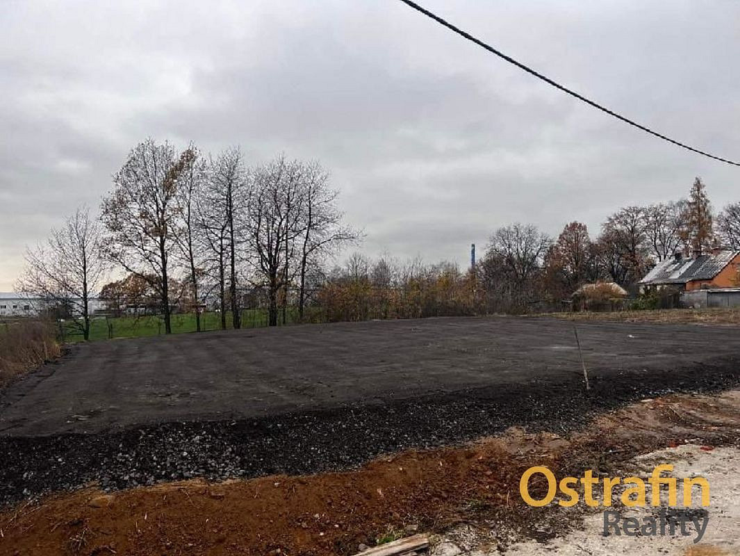 Pronájem komerčního pozemku 3 000 m²