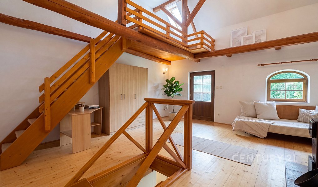 Prodej domu 550 m² s pozemkem 9 910 m², Újezdec – náhled fotky 33