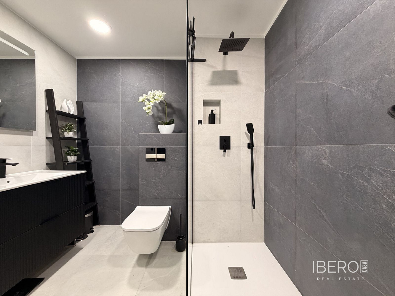 Piso 3+kk – Marbella, Urbanización Marbesa - Más