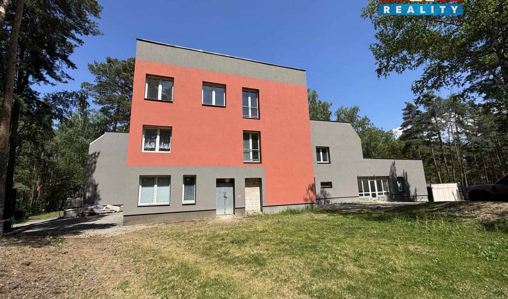 Prodej nájemního domu, činžáku 842 m², Doksy – náhled fotky 3