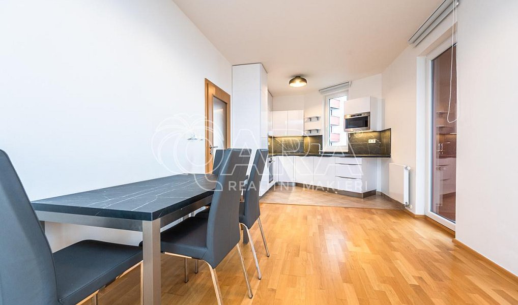 Pronájem bytu 3+kk 90 m², Praha – náhled fotky 4