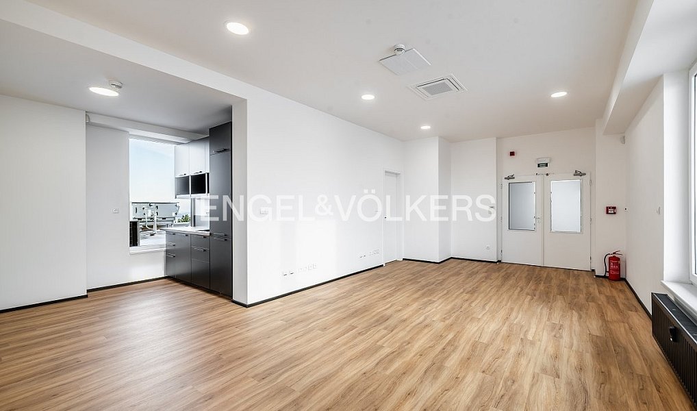 Pronájem kanceláře 200 m², Modletice – náhled fotky 6
