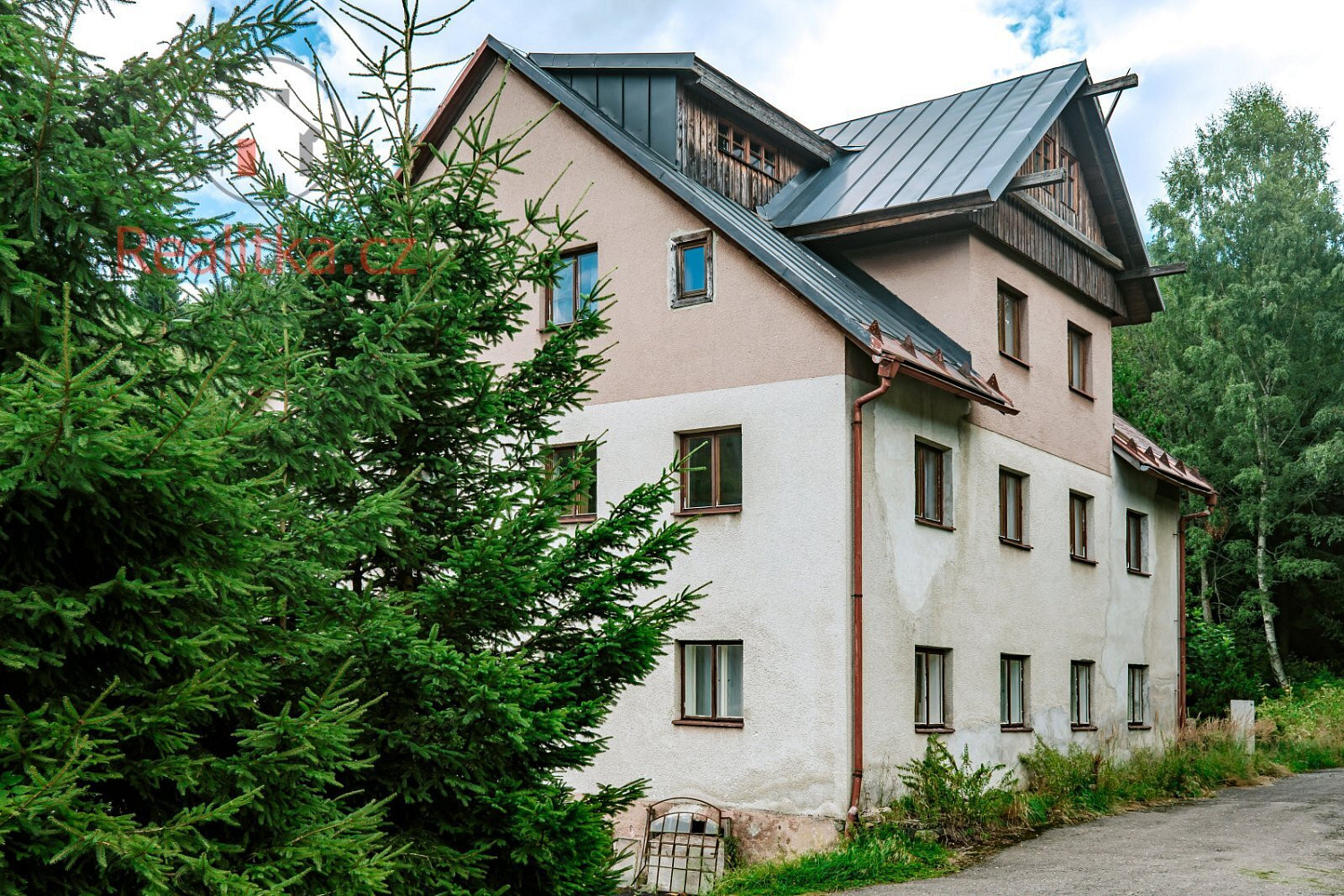 Prodej ubytovacího objektu 650 m²