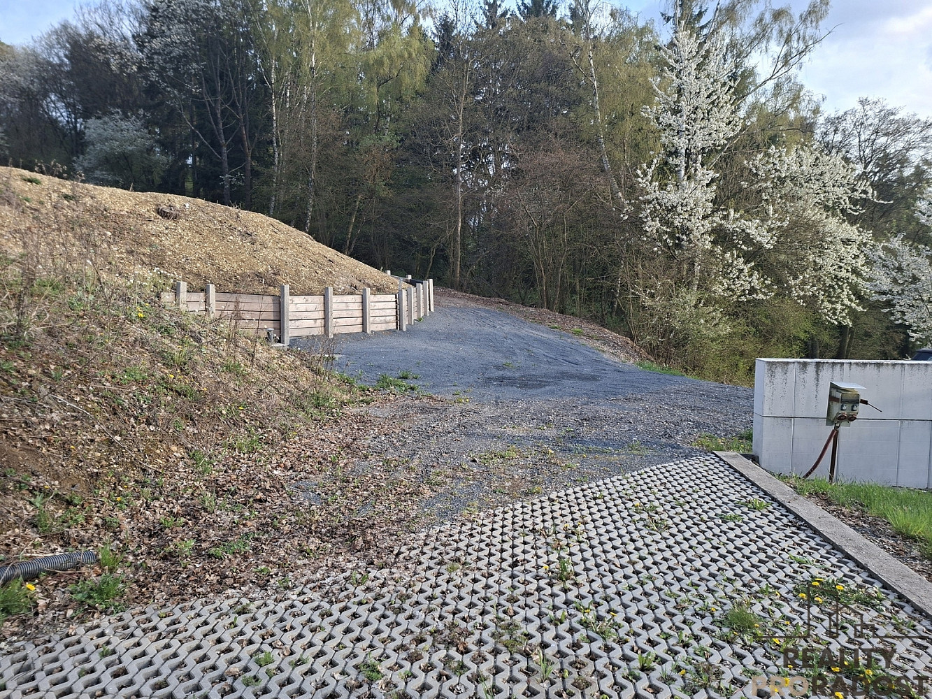 Prodej stavebního pozemku 500 m² – fotografie 3