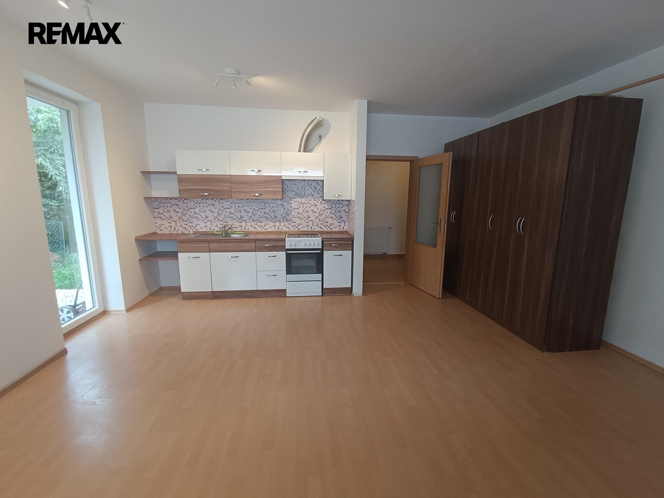 Pronájem bytu 1+kk 39 m² — photo 3