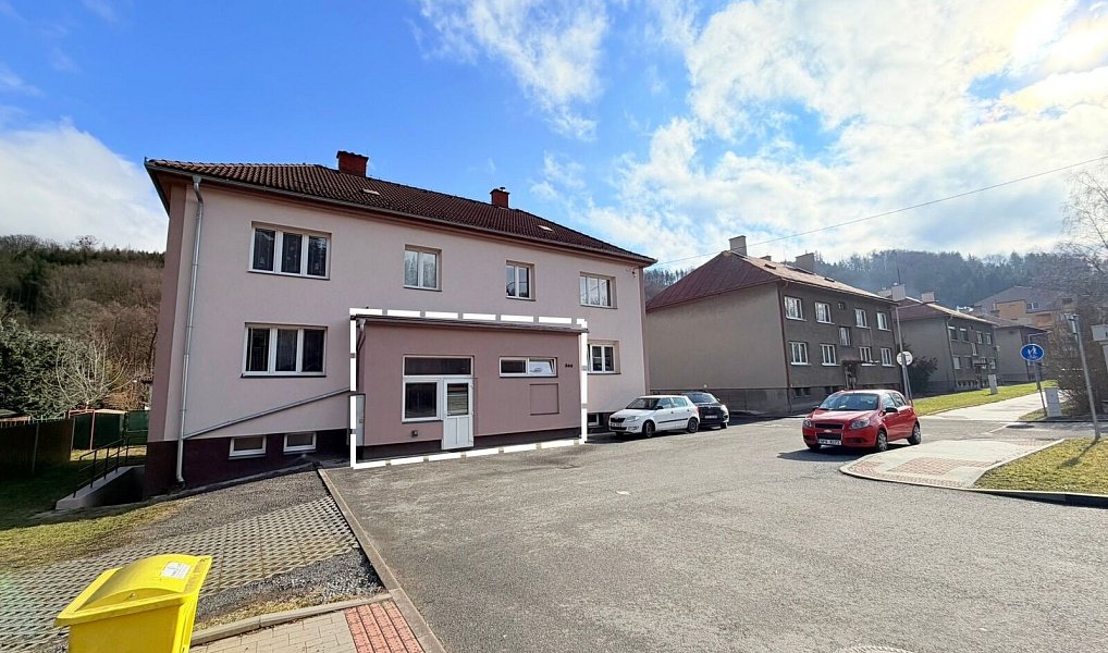Prodej obchodních prostor 65 m², Vsetín – náhled fotky 2