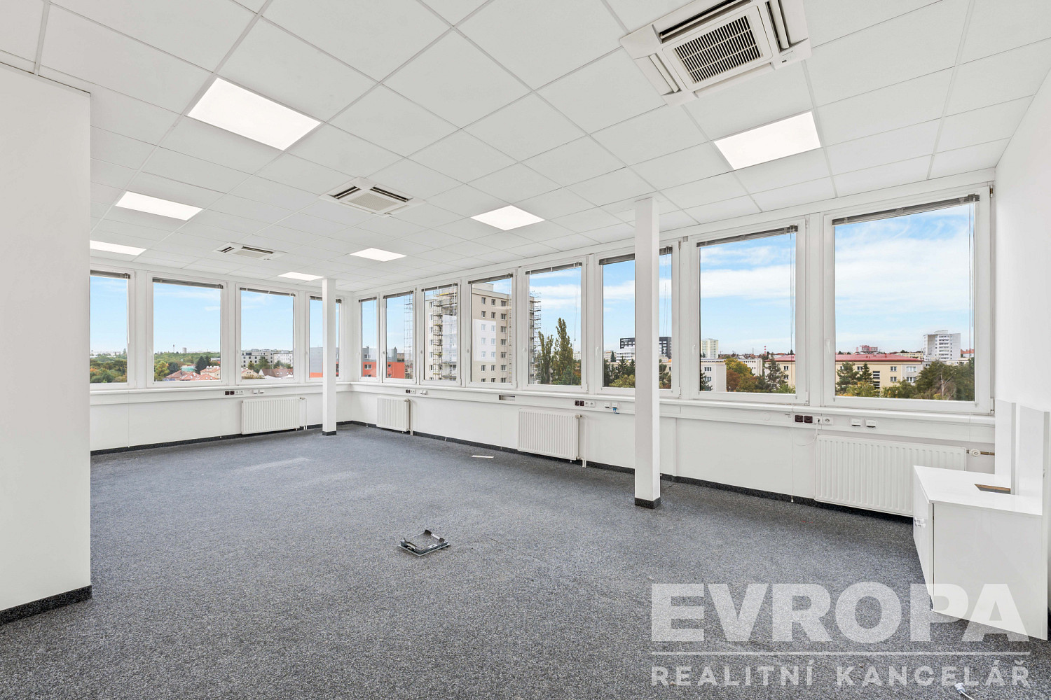 Pronájem kanceláře 46 m² – fotografie 4