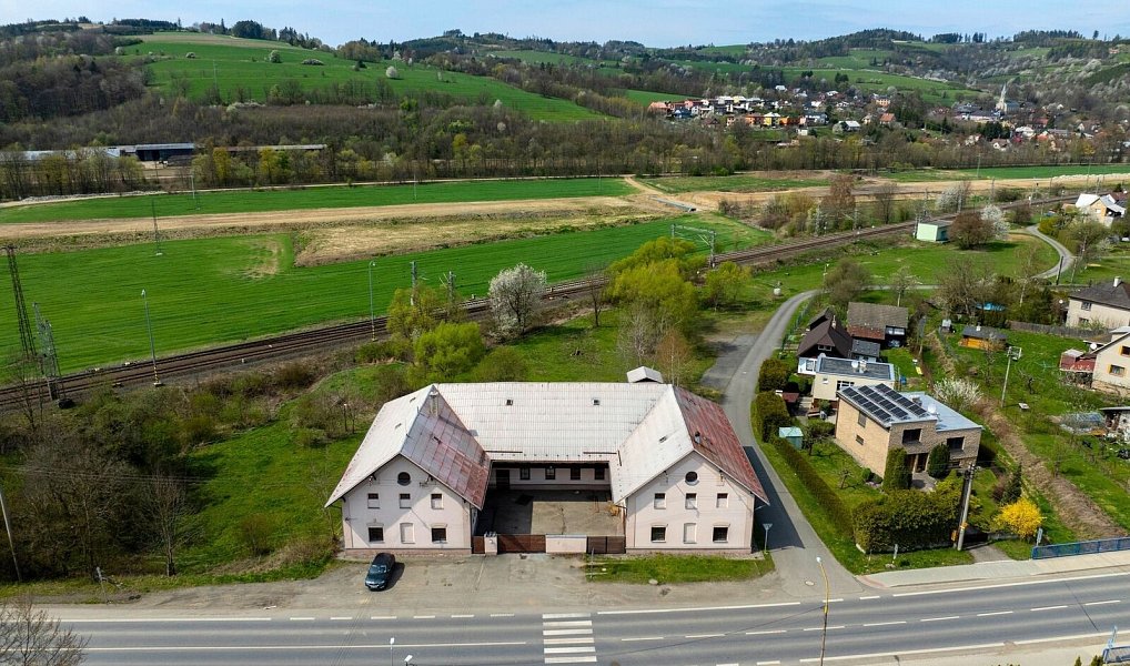 Prodej obchodních prostor 1 080 m², Jablůnka – náhled fotky 2