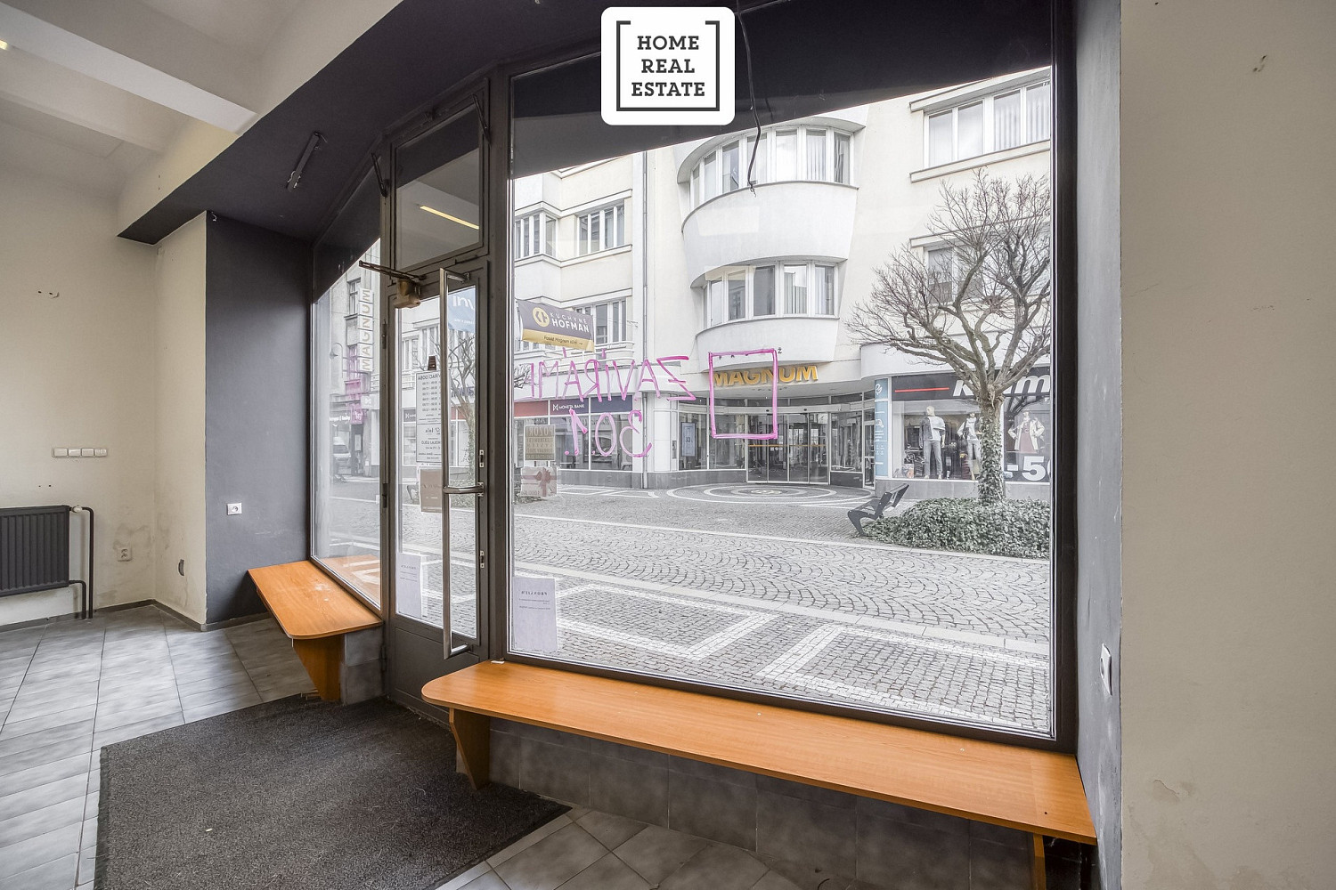 Pronájem obchodních prostor 130 m²