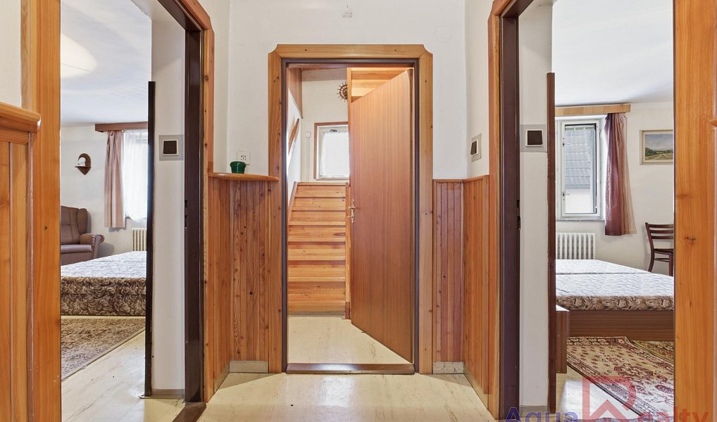 Prodej domu 290 m² s pozemkem 1 076 m², Karlovy Vary – náhled fotky 23