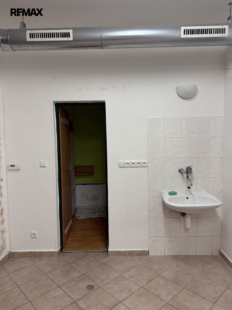 Pronájem obchodních prostor 41 m² – fotografie 4