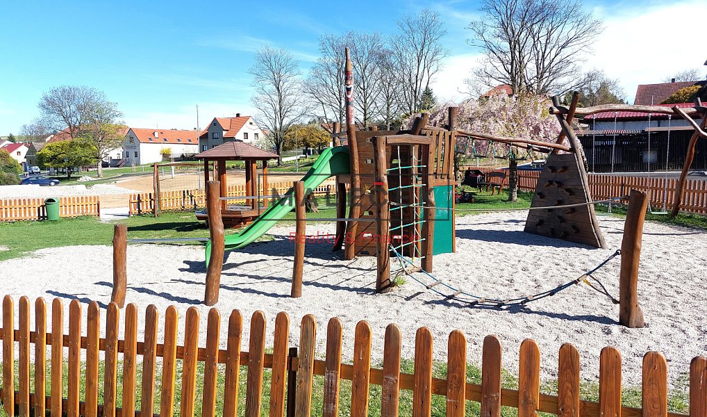 Prodej domu 126 m² s pozemkem 598 m², Bratronice – náhled fotky 30