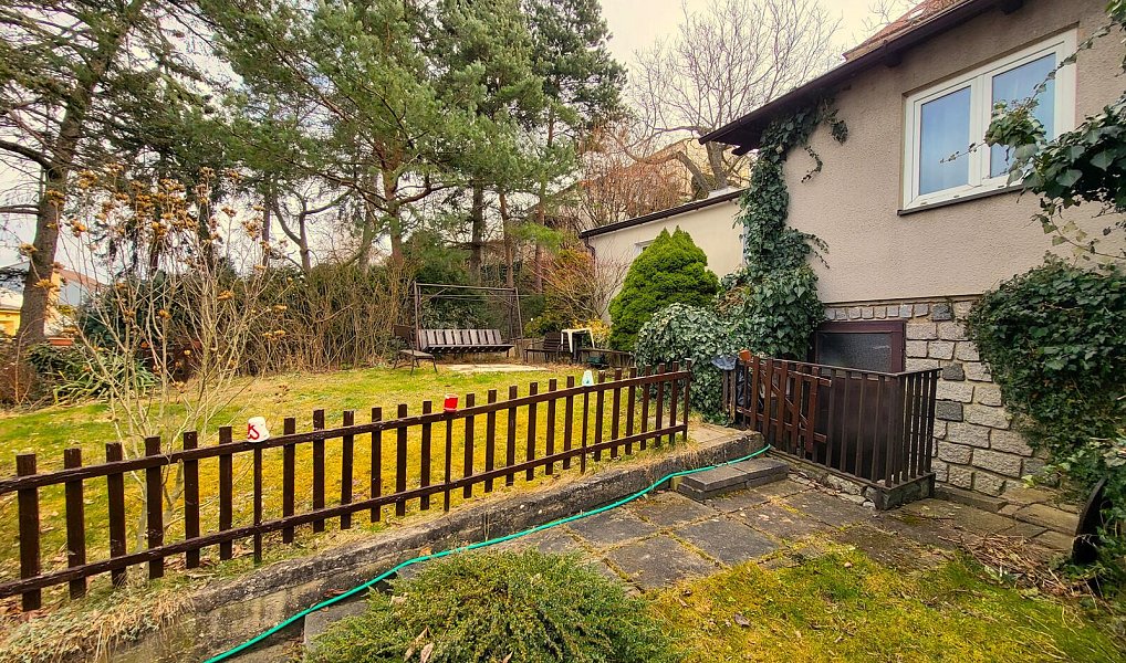 Prodej domu 50 m² s pozemkem 713 m², Praha – náhled fotky 2