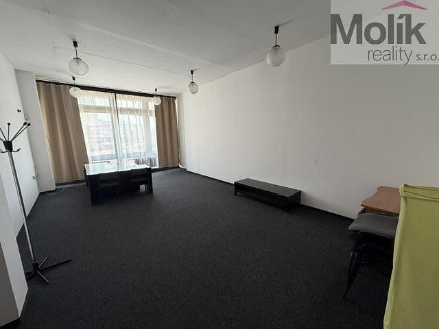 Pronájem kanceláře 37 m² – fotografie 3