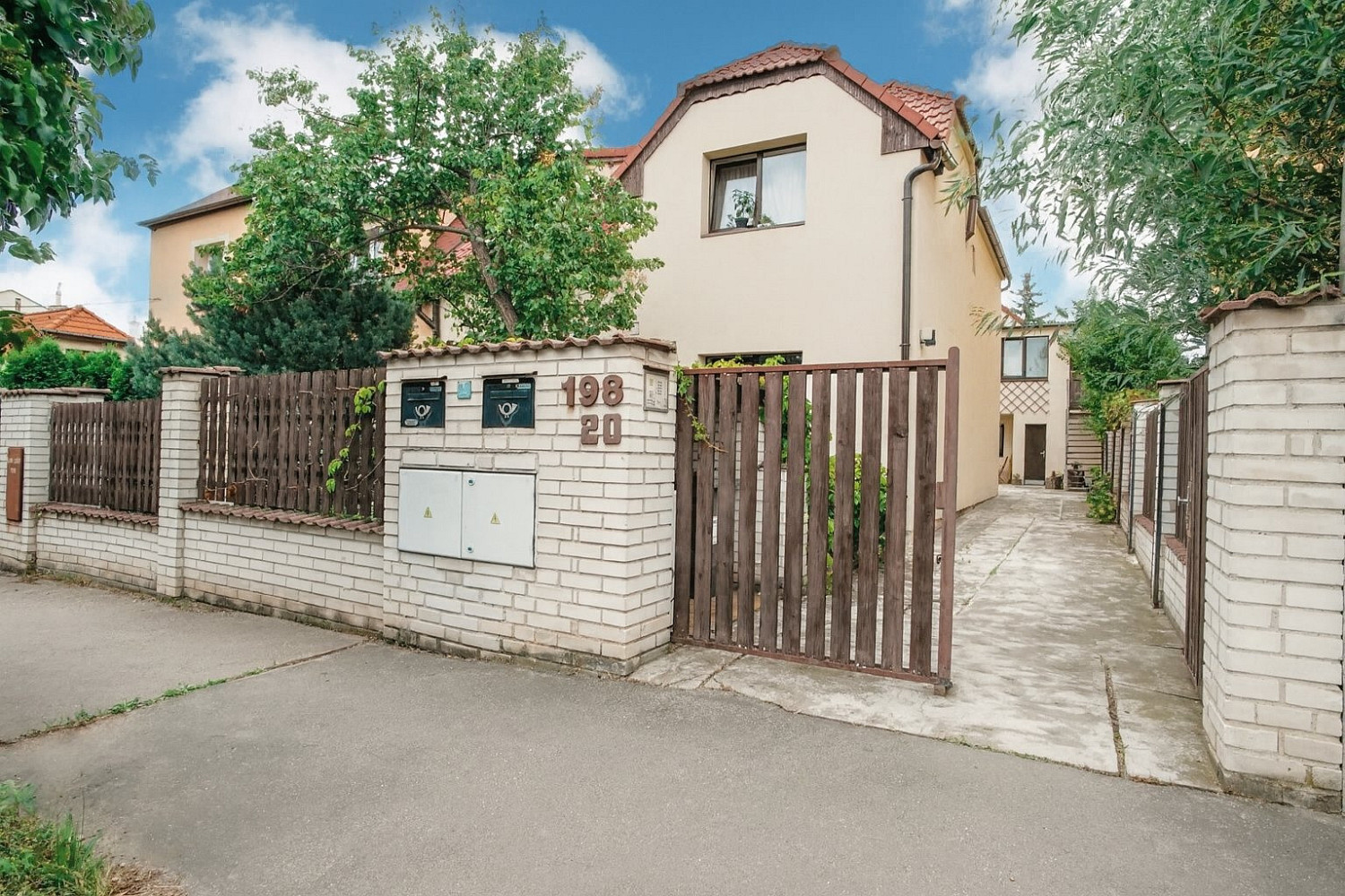 Prodej domu 277 m² s pozemkem 411 m² – fotografie 2