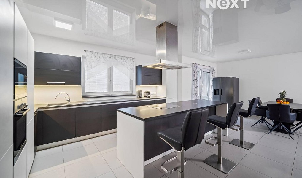 Prodej domu 199 m² s pozemkem 1 061 m², Chrtníky – náhled fotky 18