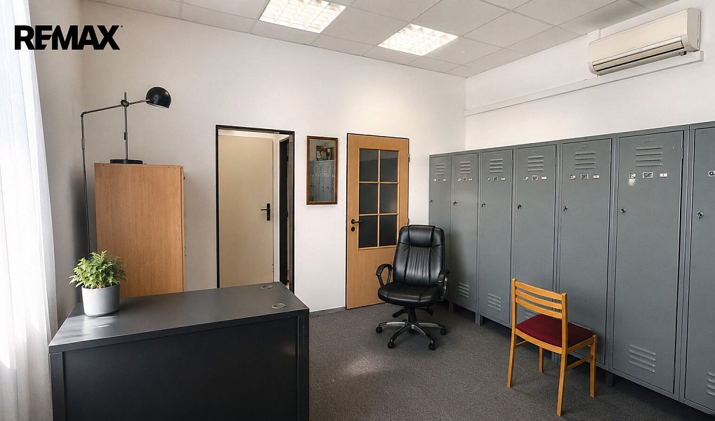 Pronájem kanceláře 314 m², Kladno – náhled fotky 18