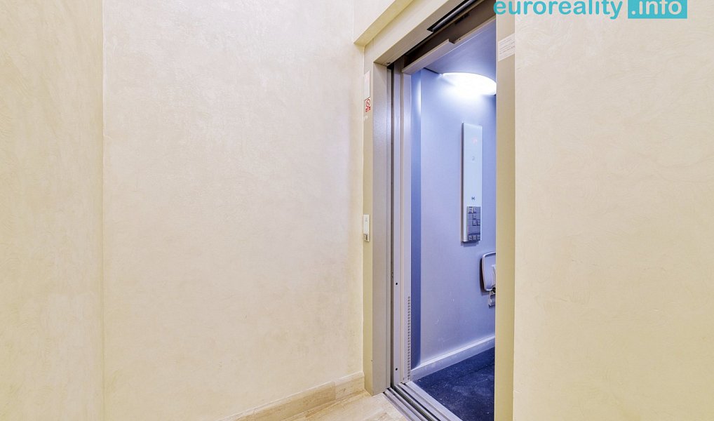 Pronájem obchodních prostor 20 m², Karlovy Vary – náhled fotky 5