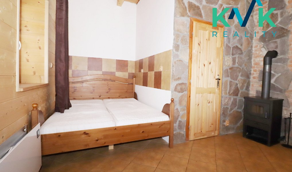 Prodej domu 149 m² s pozemkem 740 m², Loket – náhled fotky 8