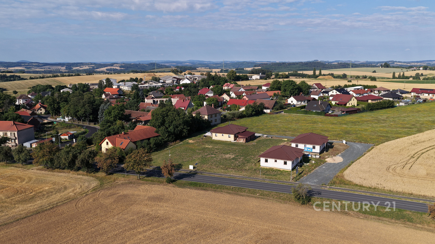 Prodej stavebního pozemku 965 m² – fotografie 4