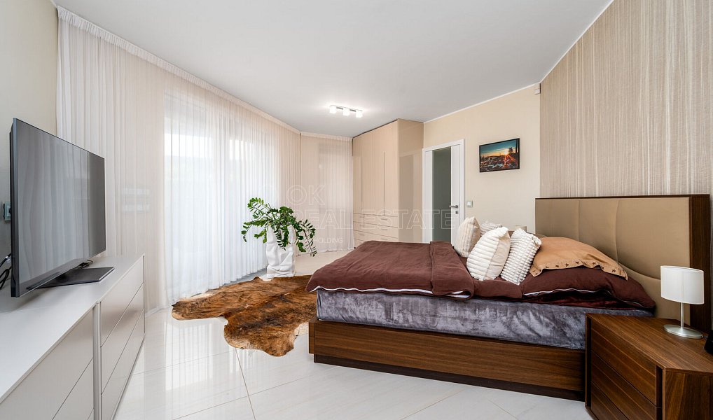 Prodej domu 546 m² s pozemkem 1 608 m², Zvole – náhled fotky 22