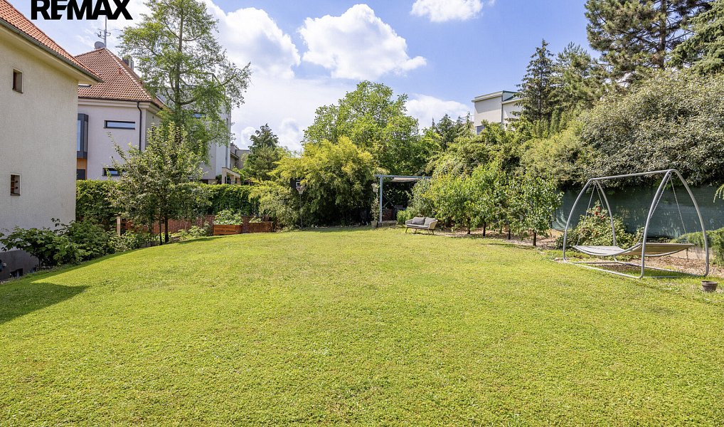 Prodej domu 400 m² s pozemkem 1 009 m², Praha – náhled fotky 7