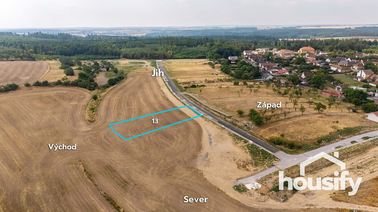 Prodej stavebního pozemku 1 720 m² – fotografie 3
