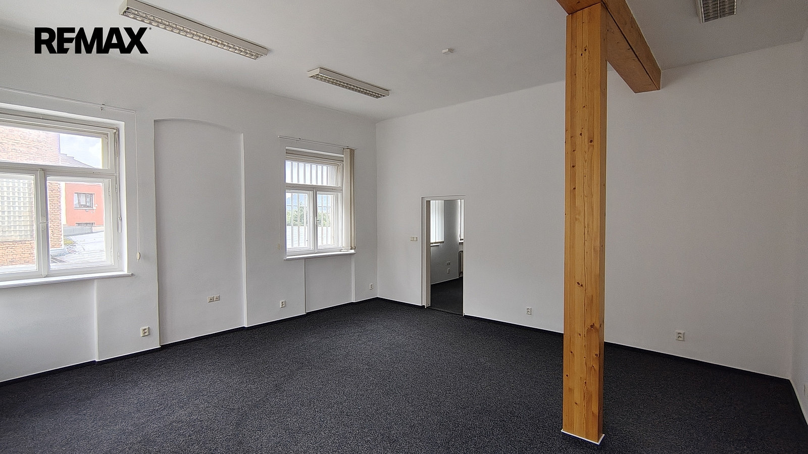 Pronájem kanceláře 115 m² – pohled 2