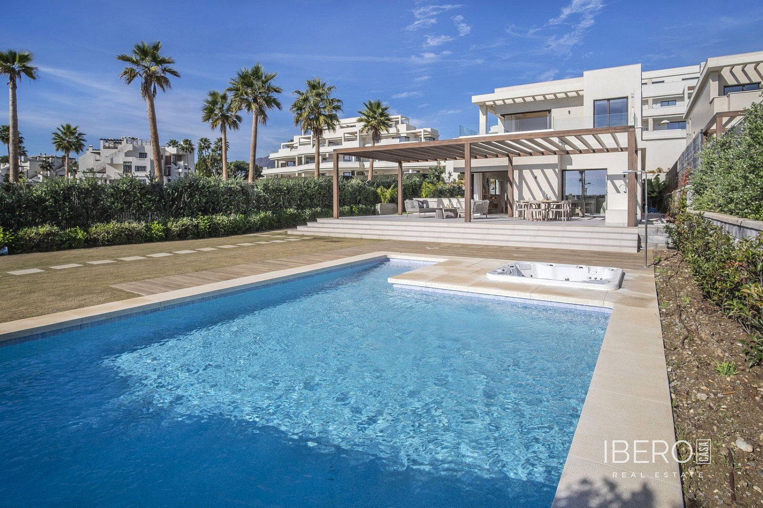 Prodej domu 371 m² s pozemkem 371 m²