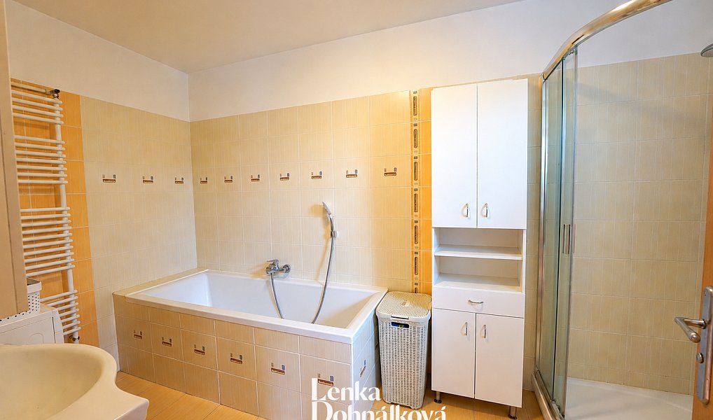 Prodej domu 249 m² s pozemkem 588 m², Ratíškovice – náhled fotky 16