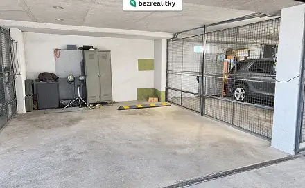 Prodej garáže 12 m2, Loosova, Brno - Lesná