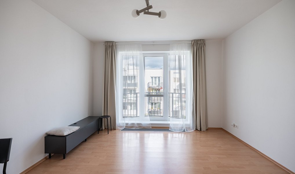 Pronájem bytu 1+kk 42 m², Praha – náhled fotky 2
