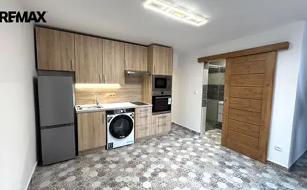 Pronájem bytu 1+kk 28 m²