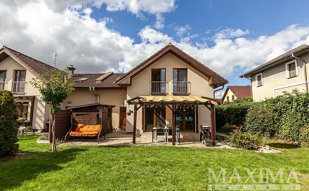 Prodej domu 168 m² s pozemkem 470 m², Zárybnická, Praha 9 - Horní Počernice
