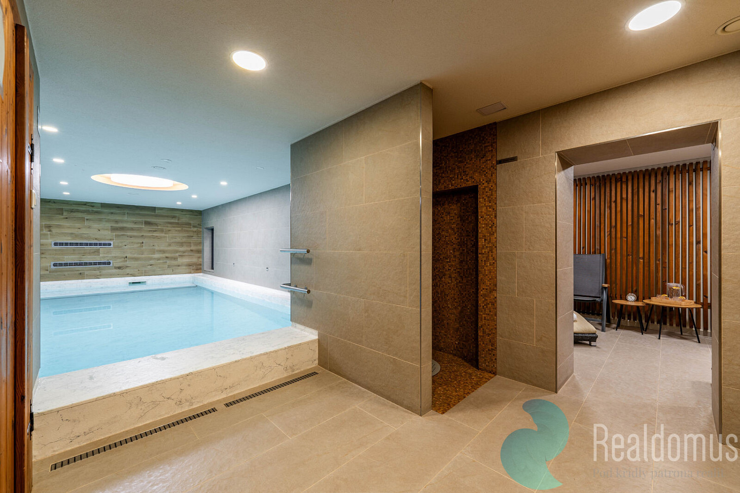 Prodej komerčního objektu (jiného typu) 953 m² – fotografie 2