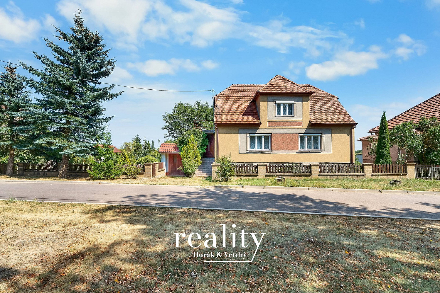 Prodej domu 190 m² s pozemkem 1 599 m²