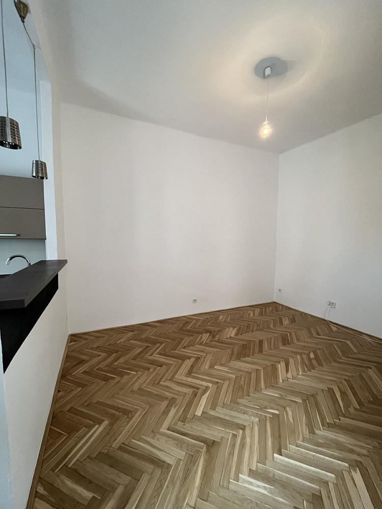 Pronájem bytu 3+kk 95 m² – pohled 3