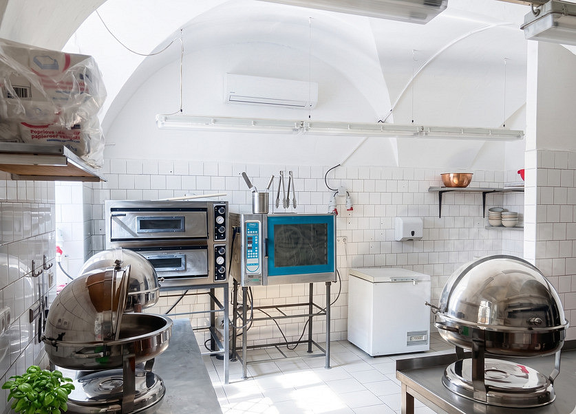 Pronájem restaurace 179 m² – fotografie 3