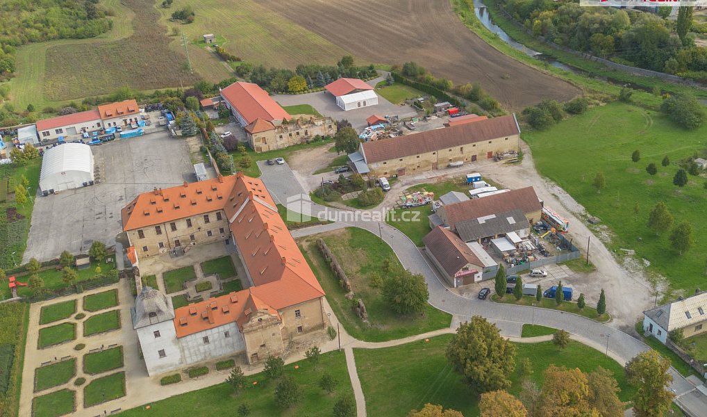 Prodej domu 360 m² s pozemkem 657 m², Králův Dvůr – náhled fotky 22