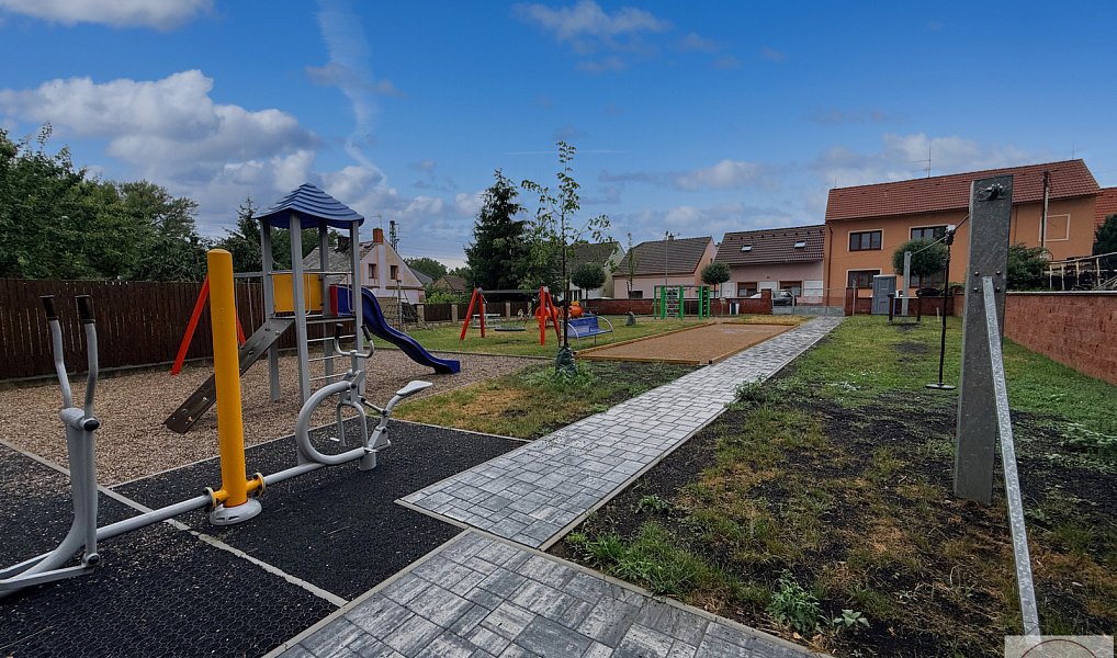 Prodej domu 110 m² s pozemkem 170 m², Žalhostice – náhled fotky 16