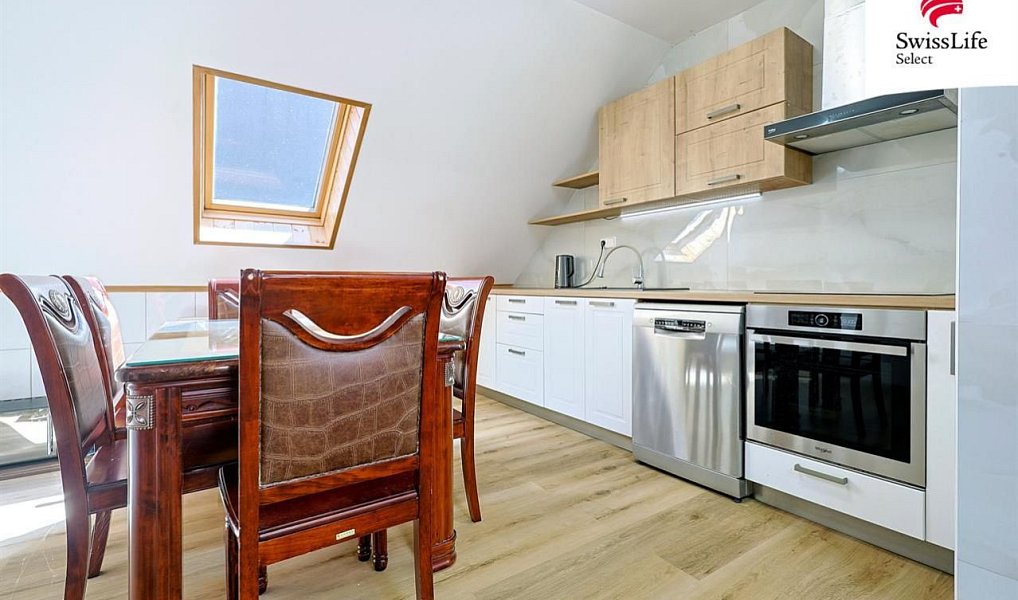 Prodej domu 260 m² s pozemkem 742 m², Blovice – náhled fotky 3