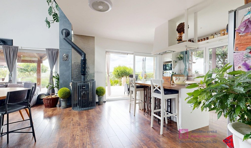 Prodej domu 252 m² s pozemkem 1 211 m², Valtice – náhled fotky 7