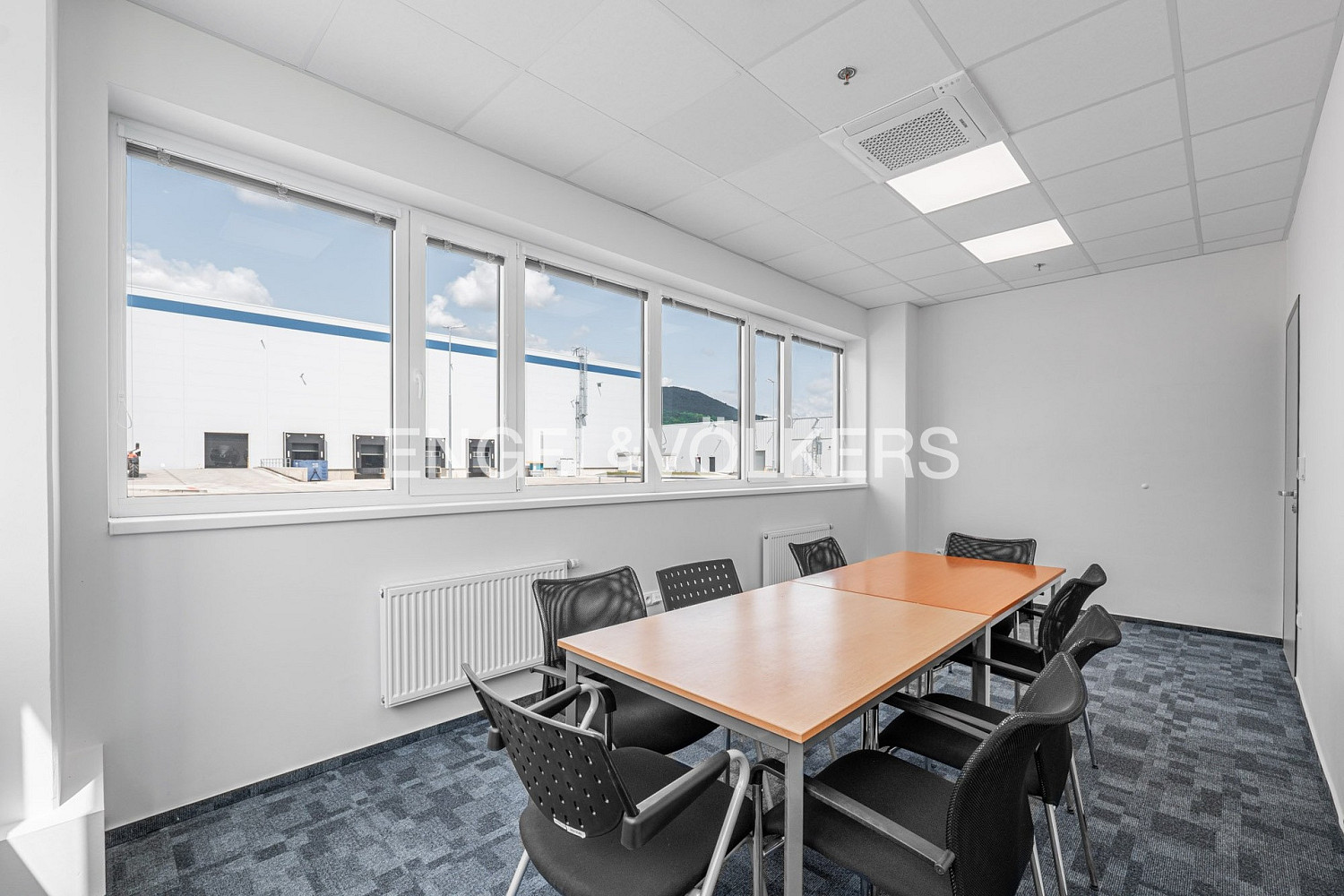 Pronájem skladovacích prostor 4 200 m² – fotografie 5