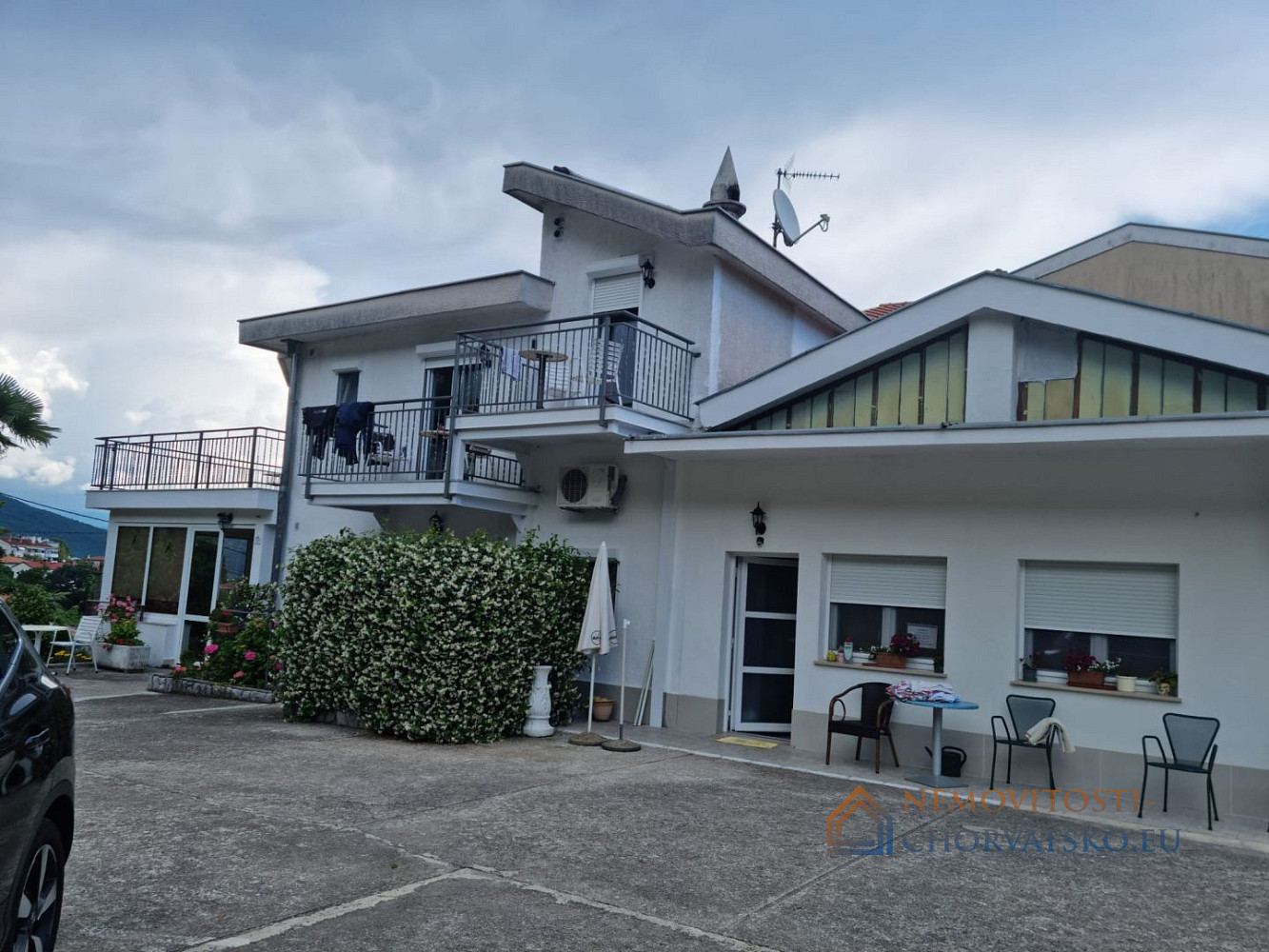 Prodej domu 690 m² s pozemkem 1 074 m² - Widok 3